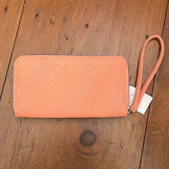 Tahari Coral Pink Leather Wristlet Clutch Wallet BN new - Picture 3 of 9